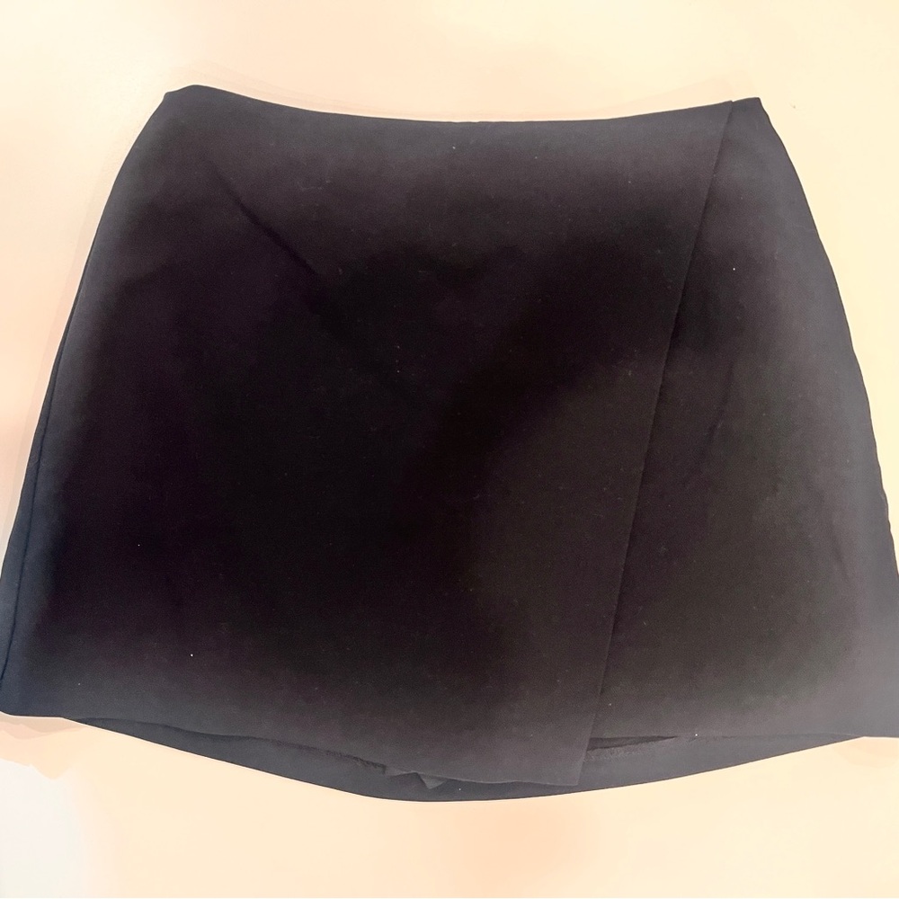 Black Abercrombie mini skort!!